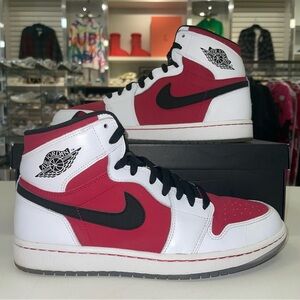 Air Jordan 1 Retro High OG 'Carmine' - LIGHTLY WORN OG BOX